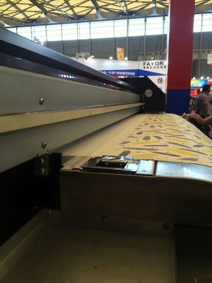 Ψηφιακή μηχανή υφαντικής εκτύπωσης για το δείγμα που κάνει τις λύσεις εκτύπωσης