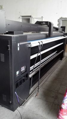 Ρόλος για να κυλήσει την υφαντική μηχανή εκτυπωτών εμβλημάτων σημαιών παραλιών σχεδιαστών υφάσματος